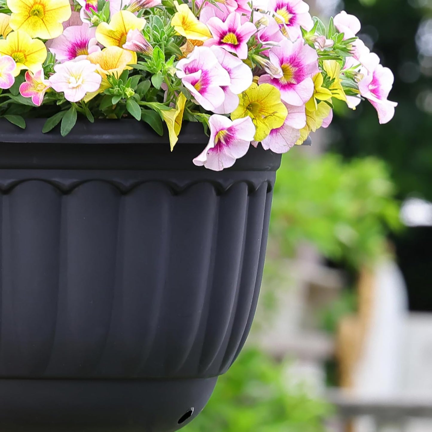 YIKUSH Planters for Outdoor Plants 2 Pack Black Plant Pots with Drainage Hole and Absorbing Tray Hanging Planters for Indoor Plants (12 inch, 3 Hooks)