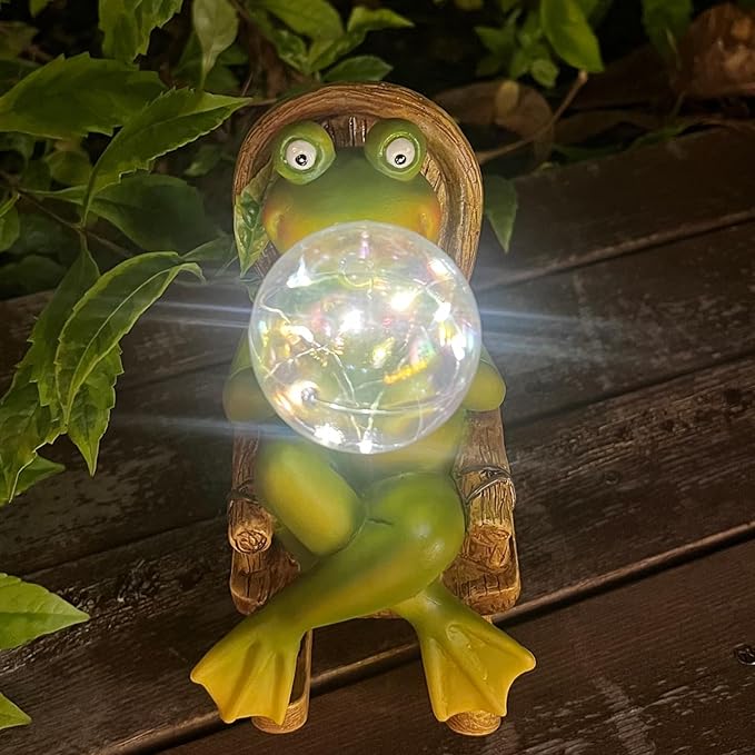 Funoasis Garden Outdoor Frog with Solar Powered Lamp Unique Gifts for Mom Outside Decor for Lawn Balcony Home Ornaments