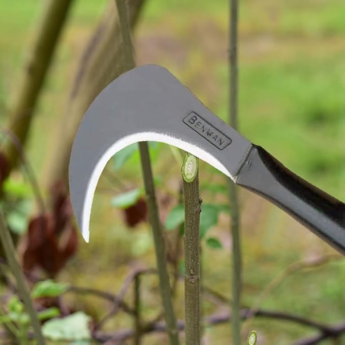 Kana Hoe 217 Japanese Garden Tool - Hand Hoe/Sickle is Perfect for Weeding and Cultivating. The Blade Edge is Very Sharp. (Beijing-025)