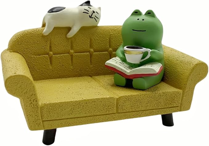 Miniature Figurines Set - Cute Frog & Cat with Mini Sofa, Tiny Desk Decor Accessories for Home Office Bedroom Shelf Table Garden Decoration