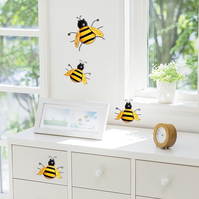MorTime 4 Pack Metal Bee Wall Art Sculptures Garden Decorations, Hanging Bee Wall Decor Indoor Outdoor Garden Yard Lawn Decor