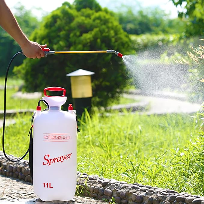 CLICIC 2.9 Gallon (11L) Lawn and Garden Portable Sprayer Pump Pressure Sprayer with Pressure Relief Valve and Adjustable Shoulder Strap for Lawns and Gardens or Cleaning Decks and Cars