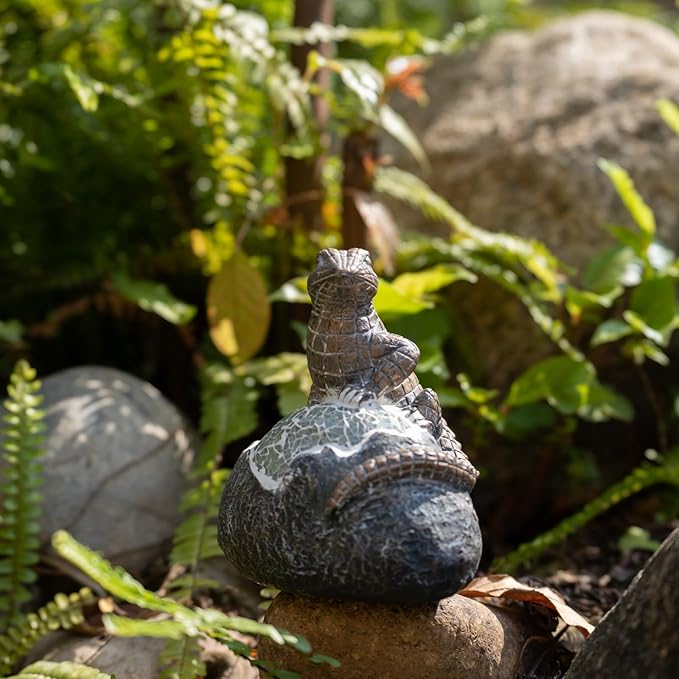 Solar Garden Outdoor Statues Lizard with LED Lights - Lawn Decor Lizard Statue for Patio, Balcony, Yard Ornament - Unique Housewarming Gifts