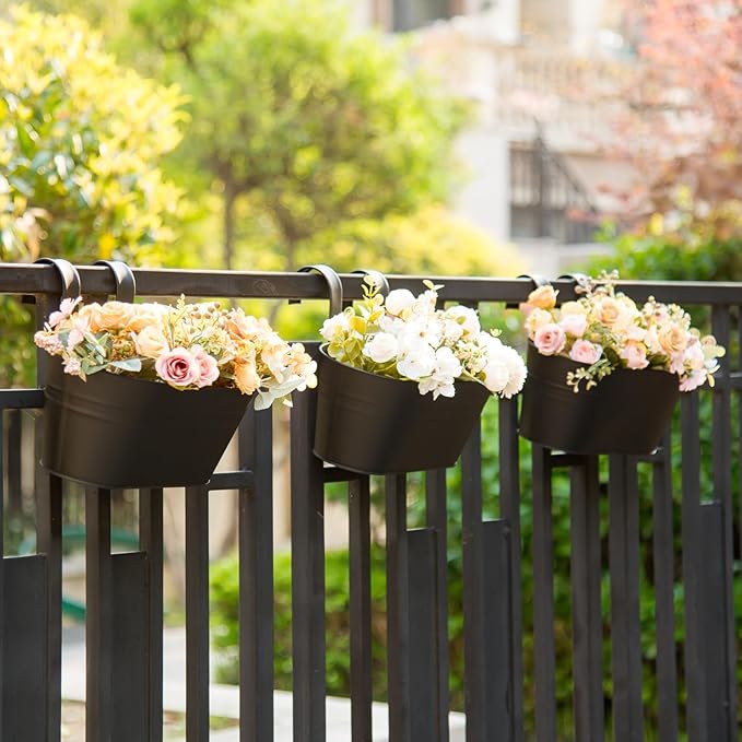 3 Pack Metal Hanging Flower Pots for Railing Fence，Outdoor Balcony Rail Planter with Detachable Hooks Drainage Holes for Deck Garden Home Decor Black