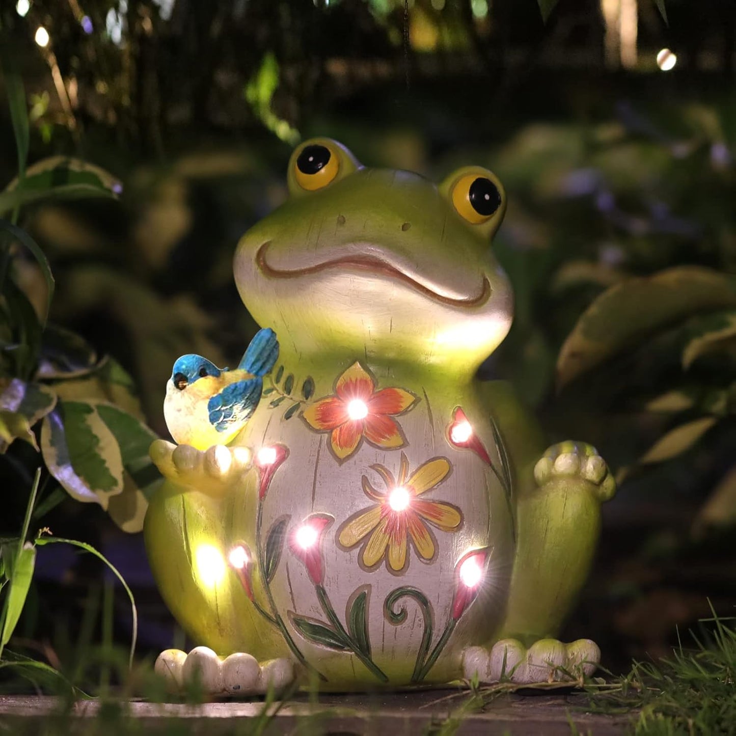 Outdoor Frog Sculptures,Solar Resin Garden Outdoor Statues,Christmas Decorations Frog Gifts Sculptures Decorations for Home Patio,Yard,Lawn, Porch, Ornament
