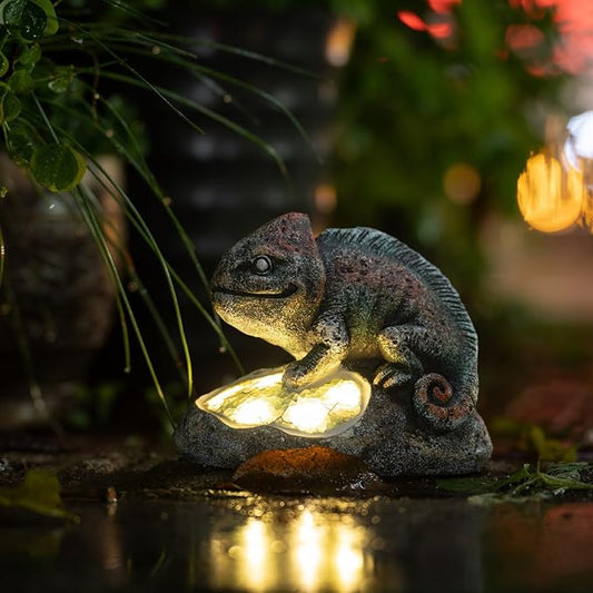 Solar Chameleon Garden Statues Outdoor Decor Resin Chameleon Figurine with Solar Light for Patio,Balcony,Yard,Lawn Ornament,Perfect Garden Gift