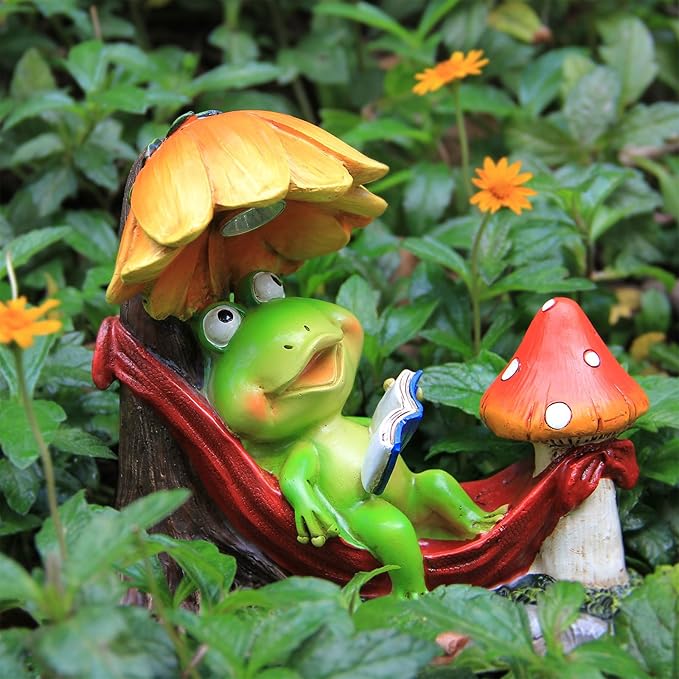 Leekung Solar Frog Garden Decor,Frog Statue with Solar Light for Outdoor Decorations,Reading Frog Figurine Garden Statues for Outside,Patio, Balcony, Yard, Lawn,Spring Decor Gifts for Women