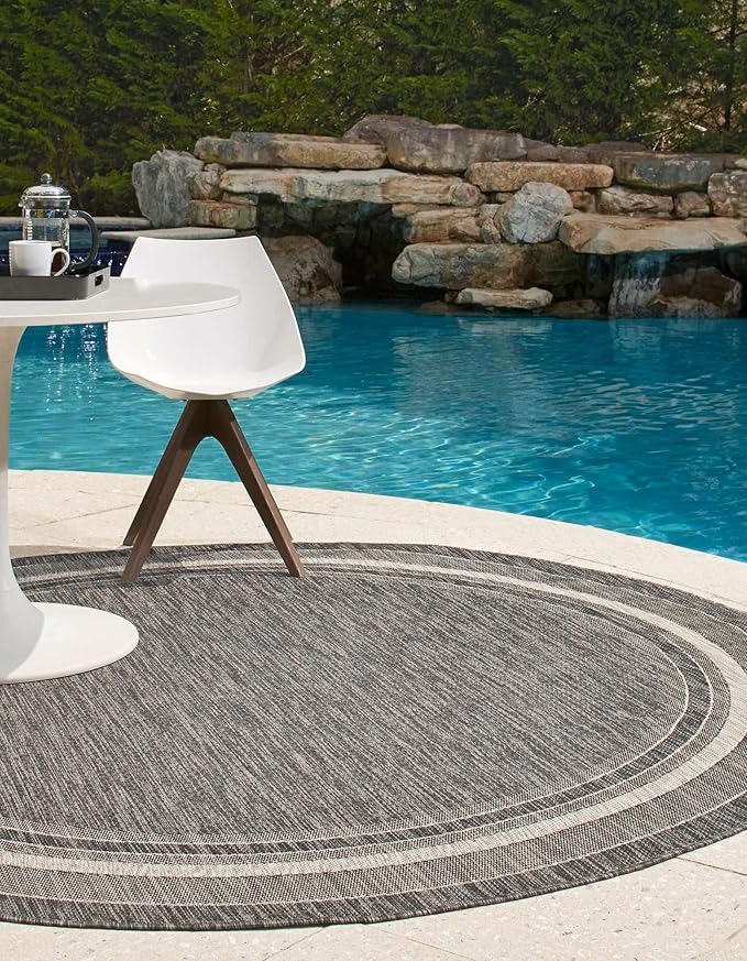 Unique Loom Outdoor Border Collection Area Rug - Soft Border (7' 10" Round, Black/ Ivory)