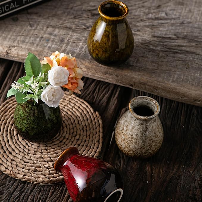 JOJUNO Glazed Rustic Bud Vase Set of 4 - Small Ceramic Mini Pottery Vases in White, Yellow, Green, Red - Ideal for Fresh & Dried Flowers - Modern Farmhouse Décor for Living Room, Shelves, Dining Table