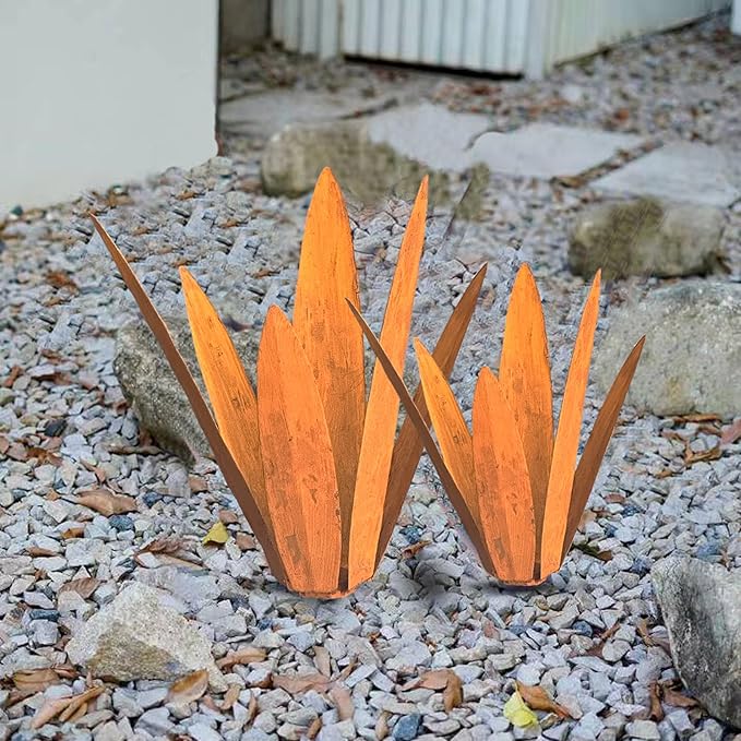 2 PCS Metal Agave Sculpture Decoration, Vintage Country Hand-Painted Sculpture DIY Metal Agave Plant, Home Garden Courtyard Lawn Outdoor Decoration (2pcs Rust Colored)