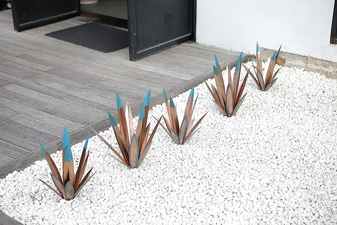 Large Tequila Rustic Sculpture, Rustic Metal Agave Plants for Outdoor Patio Yard, Home Decor Hand Painted Metal Agave Garden Yard Statue, Outdoor Lawn Ornaments (2 Big 1 Small)