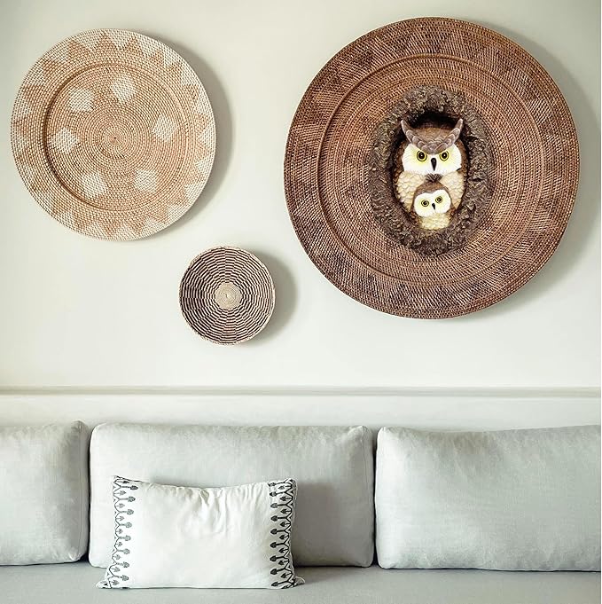 Owl Mom and Owlet Tree Hugger, Outdoor Garden Sculpture Tree Faces, Owl Bird Garden Resin Statue, Tree Peeker Ornament, Durable & Waterproof, Decorations Gardening Presents for Housewarming Birthday