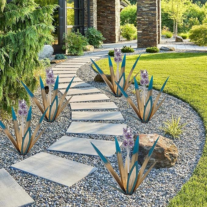 Metal Agave Plant Garden Art, 2 Pack Tequila Rustic Sculpture, Rustic Metal Agave Plants Lawn Home Ornaments, for Yard Stakes, Garden Figurines, Outdoor Patio (2 PCS Purple Flowers)